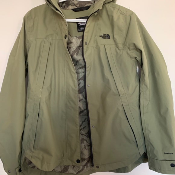 NWOT DryVent Rain Jacket: The North Face - Picture 6 of 13